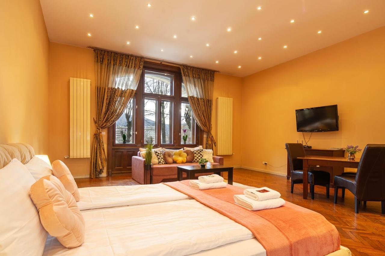 Central Park Residence Брашов Экстерьер фото